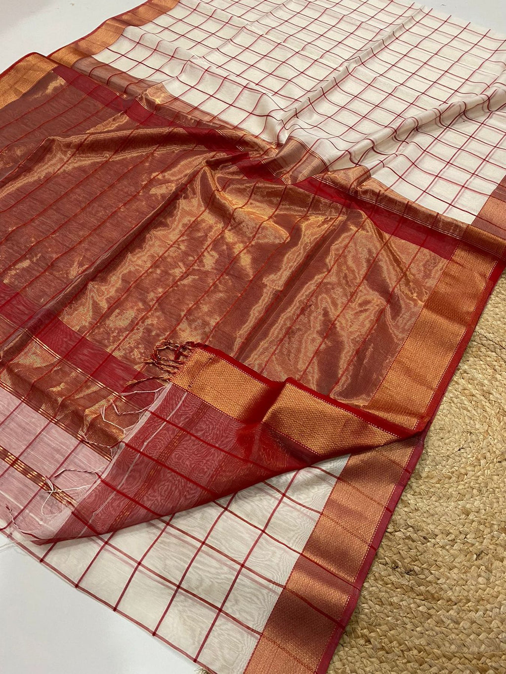 Handpicked for You Pure Handloom Maheshwari Saree – White & Red Checks with Gold Zari Pallu